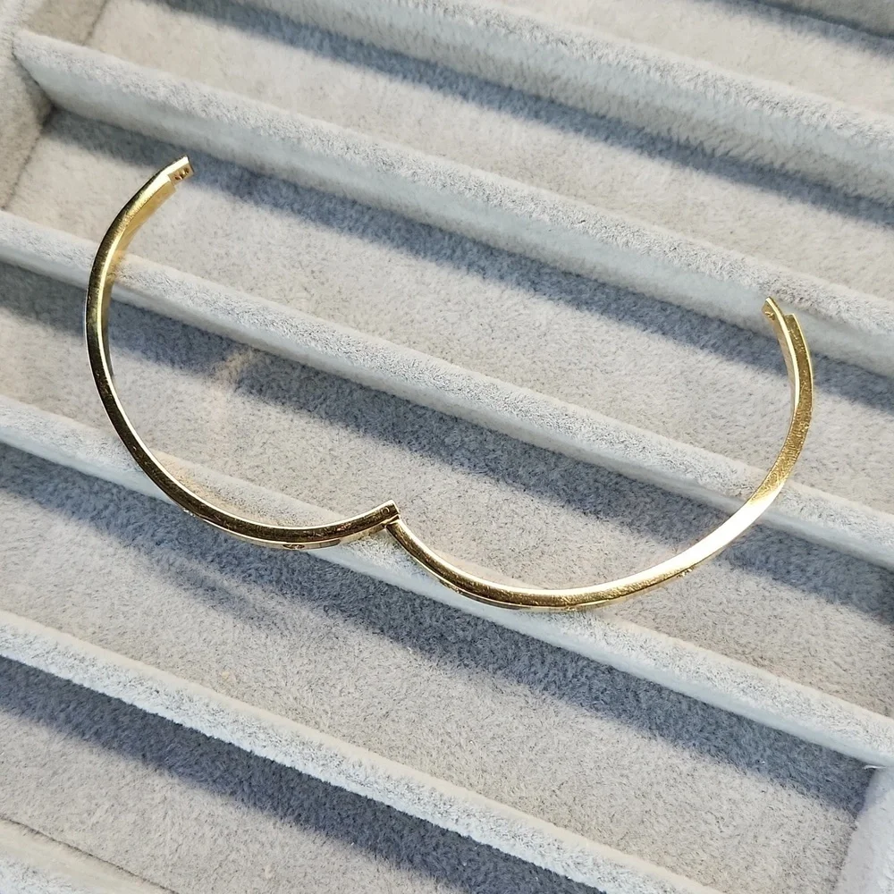 18k Gold Plated Stainless Steel , Simulated Diamond Inlay Luxury Bangle